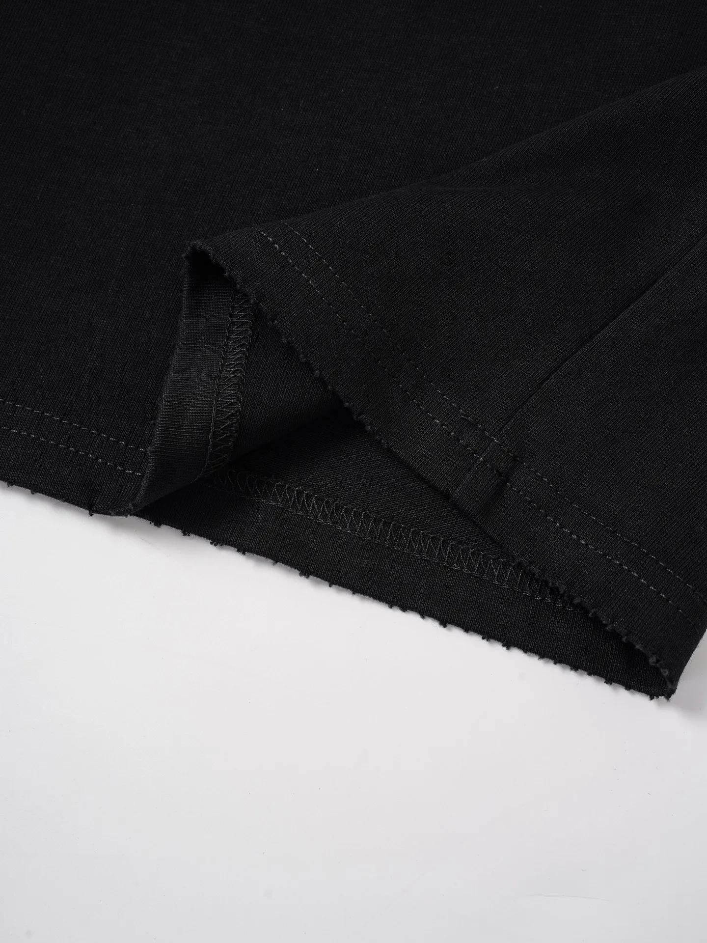Chtome Hearta/ T g， ， 。 Same Style , 。 ， Series， 。 ! ， ， 。 ， ， ， ， ！ ， ，Breathable ， ， ， ， ！ ：Black、White Size：S-XL